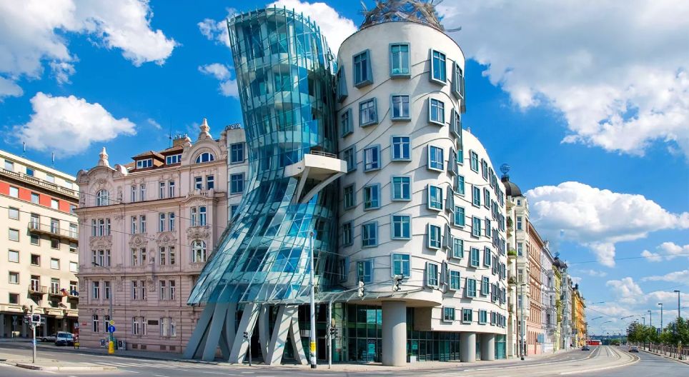 Fred and Ginger, The Dancing House, Prague